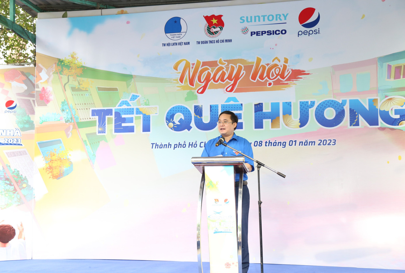 Theo anh Nguyễn Quốc Huy, Chánh Văn phòng T.Ư Đoàn, Ngày hội “Tết quê hương” nằm trong Chương trình "Mang Tết về nhà" nhằm chăm lo, hỗ trợ cho sinh viên, thanh niên công nhân, người lao động có hoàn cảnh khó khăn về quê đón Tết. Theo anh Nguyễn Quốc Huy, Chánh Văn phòng T.Ư Đoàn, Ngày hội “Tết quê hương” nằm trong Chương trình "Mang Tết về nhà" nhằm chăm lo, hỗ trợ cho sinh viên, thanh niên công nhân, người lao động có hoàn cảnh khó khăn về quê đón Tết.