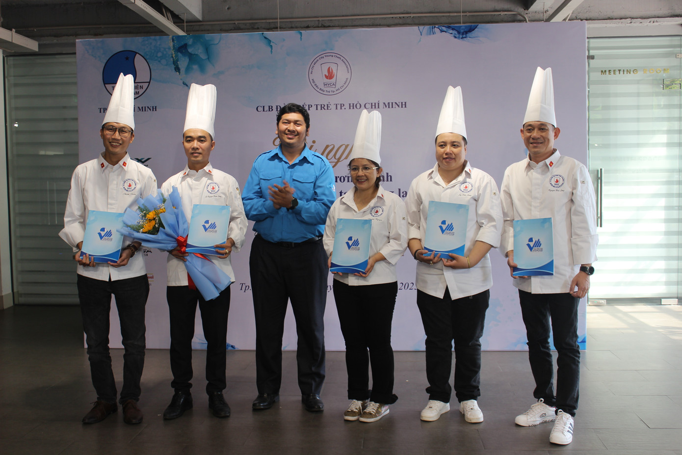 Ban Chủ nhiệm CLB Đầu bếp trẻ TPHCM ra mắt tại chương trình. Ban Chủ nhiệm CLB Đầu bếp trẻ TPHCM ra mắt tại chương trình.