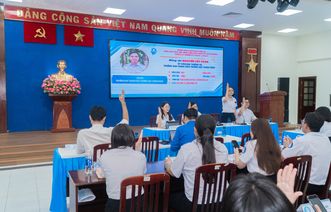 Anh Nguyễn Tất Toàn - Ủy viên Ban Thường vụ, Trưởng Ban Thanh niên trường học Thành Đoàn TP. HCM đã được hiệp thương bầu giữ nhiệm vụ Phó Chủ tịch thường trực Hội Sinh viên TP. HCM, nhiệm kỳ 2020 - 2023. Anh Nguyễn Tất Toàn - Ủy viên Ban Thường vụ, Trưởng Ban Thanh niên trường học Thành Đoàn TP. HCM đã được hiệp thương bầu giữ nhiệm vụ Phó Chủ tịch thường trực Hội Sinh viên TP. HCM, nhiệm kỳ 2020 - 2023.