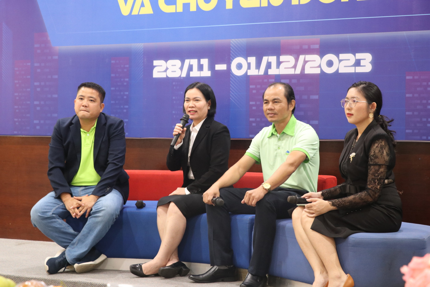 Tọa đàm “Thực phẩm bền vững” cung cấp cho kiến thức về phát triển bền vững cho các bạn sinh viên. (Ảnh: Lan Huỳnh) Tọa đàm “Thực phẩm bền vững” cung cấp cho kiến thức về phát triển bền vững cho các bạn sinh viên. (Ảnh: Lan Huỳnh)