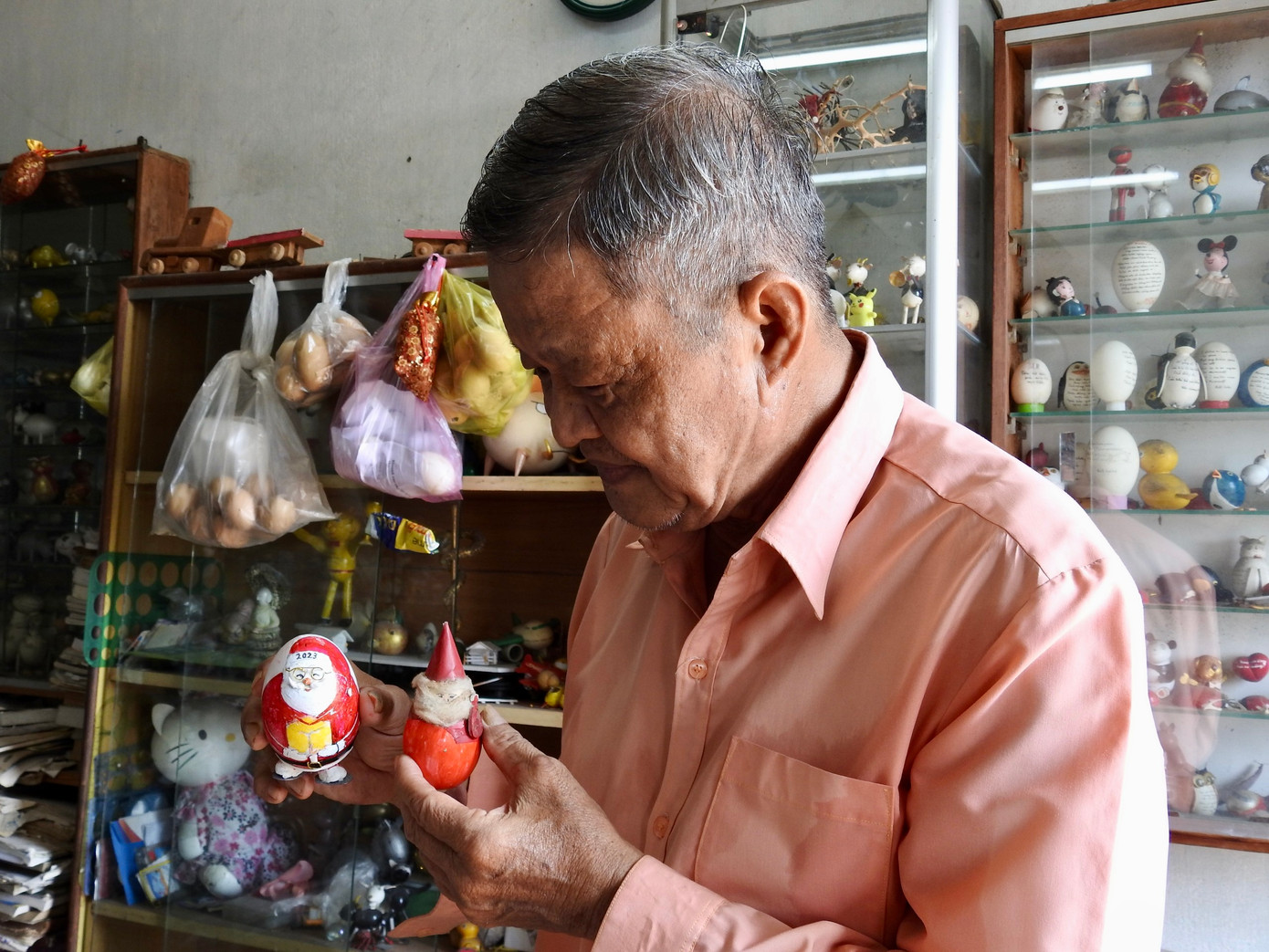 Qua từng năm, mô hình ông già Noel đều được cải thiện, trở nên đẹp mắt và tinh xảo hơn.