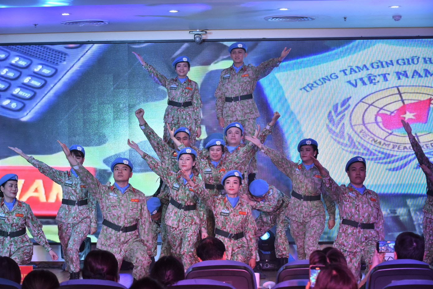 Hội thi góp phần mang lại màu sắc mới cho công tác hội và phong trào phụ nữ của Bệnh viện Quân y 175. Hội thi góp phần mang lại màu sắc mới cho công tác hội và phong trào phụ nữ của Bệnh viện Quân y 175.