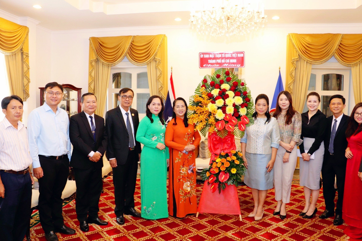 Anh Trương Minh Tước Nguyên - Phó Bí thư Thành Đoàn TP. HCM (thứ hai, từ trái qua). (Ảnh: TLTĐ) Anh Trương Minh Tước Nguyên - Phó Bí thư Thành Đoàn TP. HCM (thứ hai, từ trái qua). (Ảnh: TLTĐ)