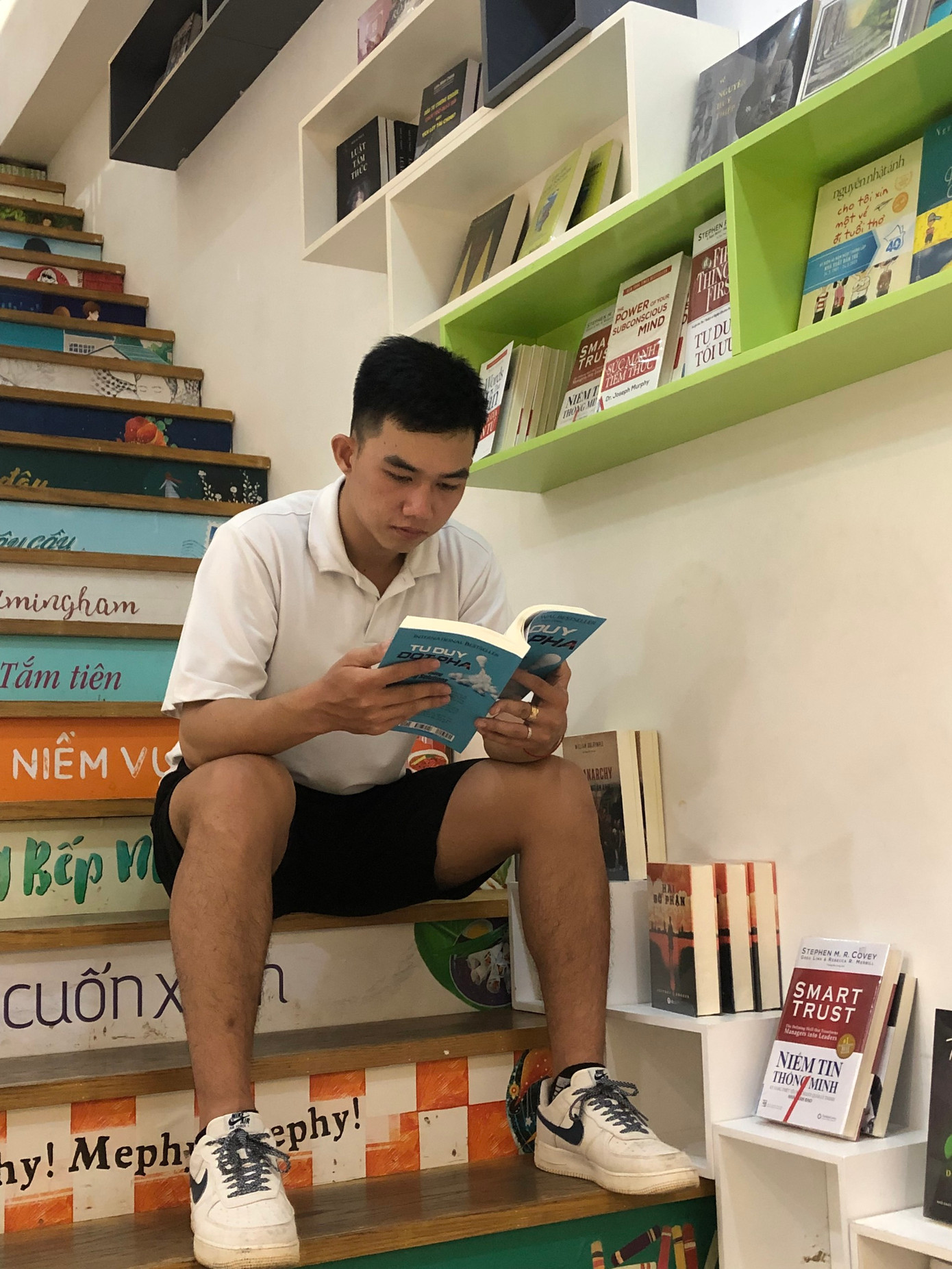 Lê Tuấn Kha là sinh viên khoa Kinh tế - Quản Trị, trường ĐH Văn Hiến TP. HCM. (Ảnh: NVCC) Lê Tuấn Kha là sinh viên khoa Kinh tế - Quản Trị, trường ĐH Văn Hiến TP. HCM. (Ảnh: NVCC)