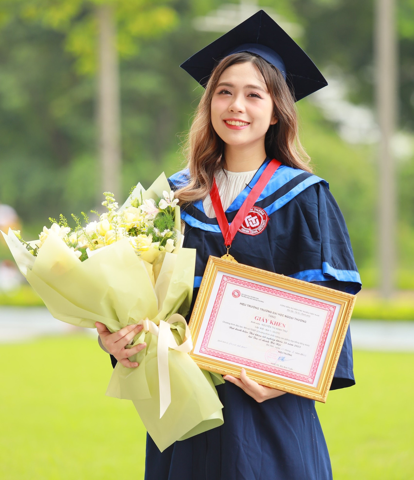 Nguyễn Thị Minh Thư là sinh viên xuất sắc đạt Thủ khoa tốt nghiệp khóa 58, ngành Ngân hàng và Tài chính Quốc tế Chất lượng cao, trường ĐH Ngoại thương. (Ảnh: NVCC) Nguyễn Thị Minh Thư là sinh viên xuất sắc đạt Thủ khoa tốt nghiệp khóa 58, ngành Ngân hàng và Tài chính Quốc tế Chất lượng cao, trường ĐH Ngoại thương. (Ảnh: NVCC)