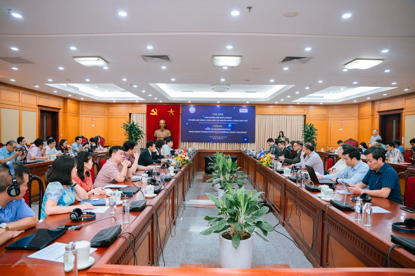 Quang cảnh buổi tọa đàm. Quang cảnh buổi tọa đàm.