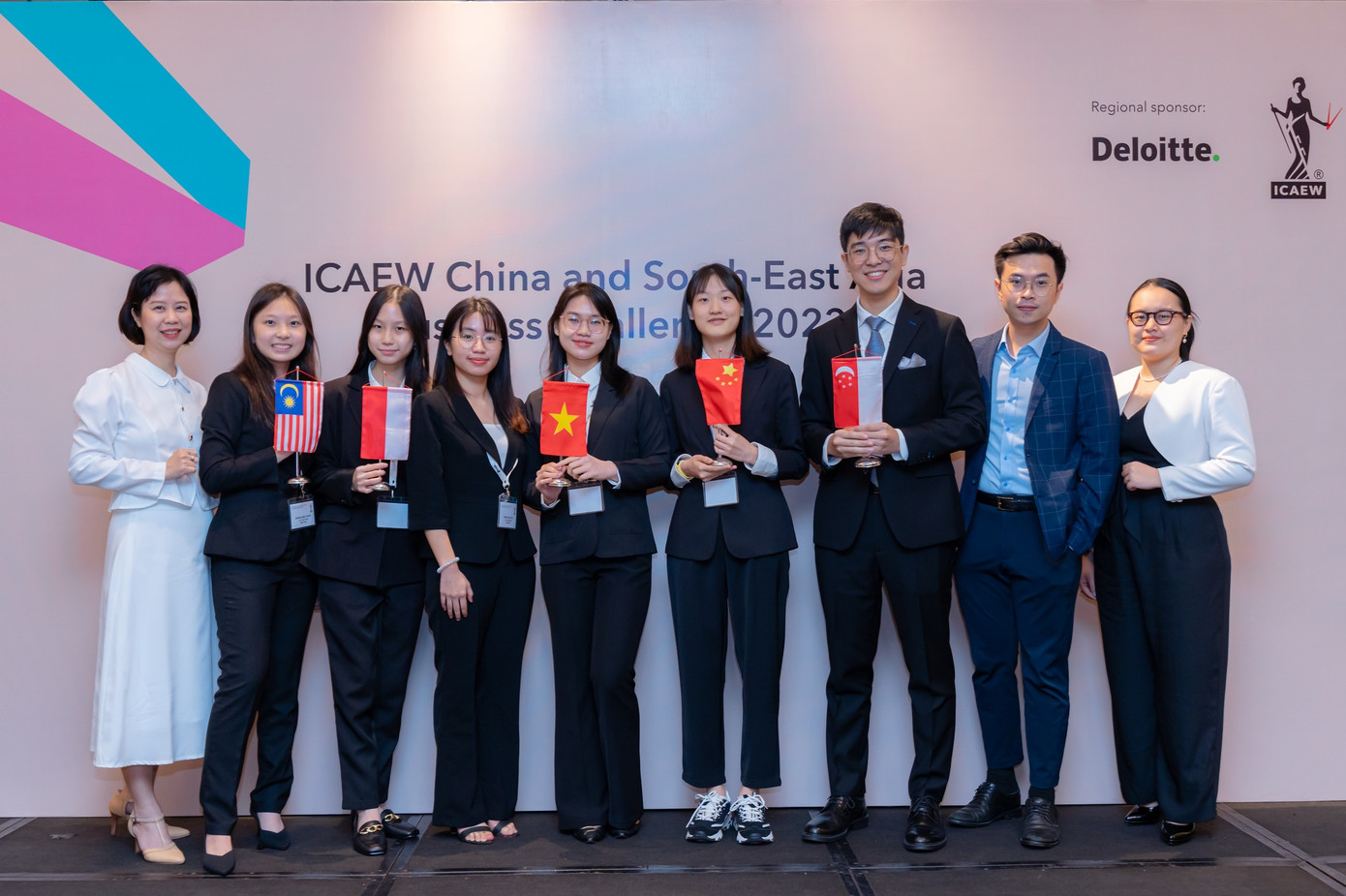 Đội 'All Star' với 2 thành viên Việt Nam giành giải Nhì cuộc thi.