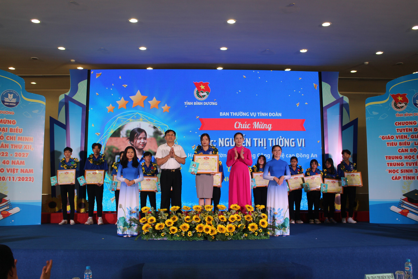 Nữ sinh từng nhận bằng khen đạt danh hiệu 'Học sinh 3 rèn luyện' tỉnh Bình Dương, năm học 2021 - 2022. (Ảnh: NVCC) Nữ sinh từng nhận bằng khen đạt danh hiệu 'Học sinh 3 rèn luyện' tỉnh Bình Dương, năm học 2021 - 2022. (Ảnh: NVCC)