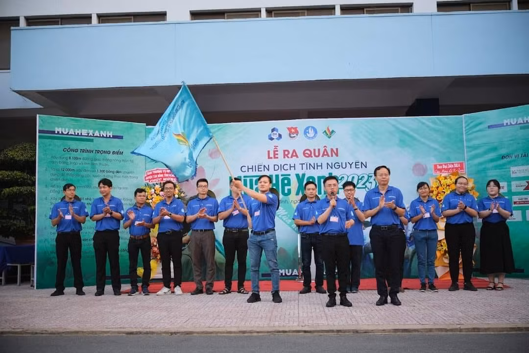 Lễ xuất quân Chiến dịch tình nguyện “Mùa Hè Xanh" trường ĐH Bách khoa, ĐHQG TP. HCM. (Ảnh: Hội Sinh viên TP. HCM)