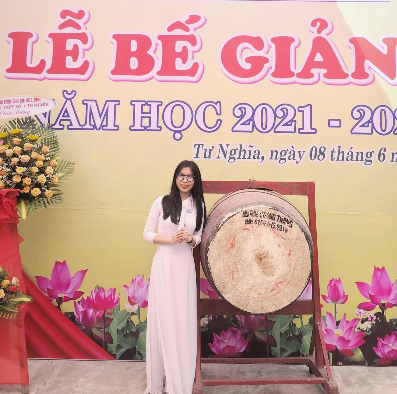 Bùi Thị Thanh Nhàn, thủ khoa khối C00 tỉnh Quảng Ngãi, hiện là sinh viên trường ĐH Sư phạm TP. HCM. Bùi Thị Thanh Nhàn, thủ khoa khối C00 tỉnh Quảng Ngãi, hiện là sinh viên trường ĐH Sư phạm TP. HCM.