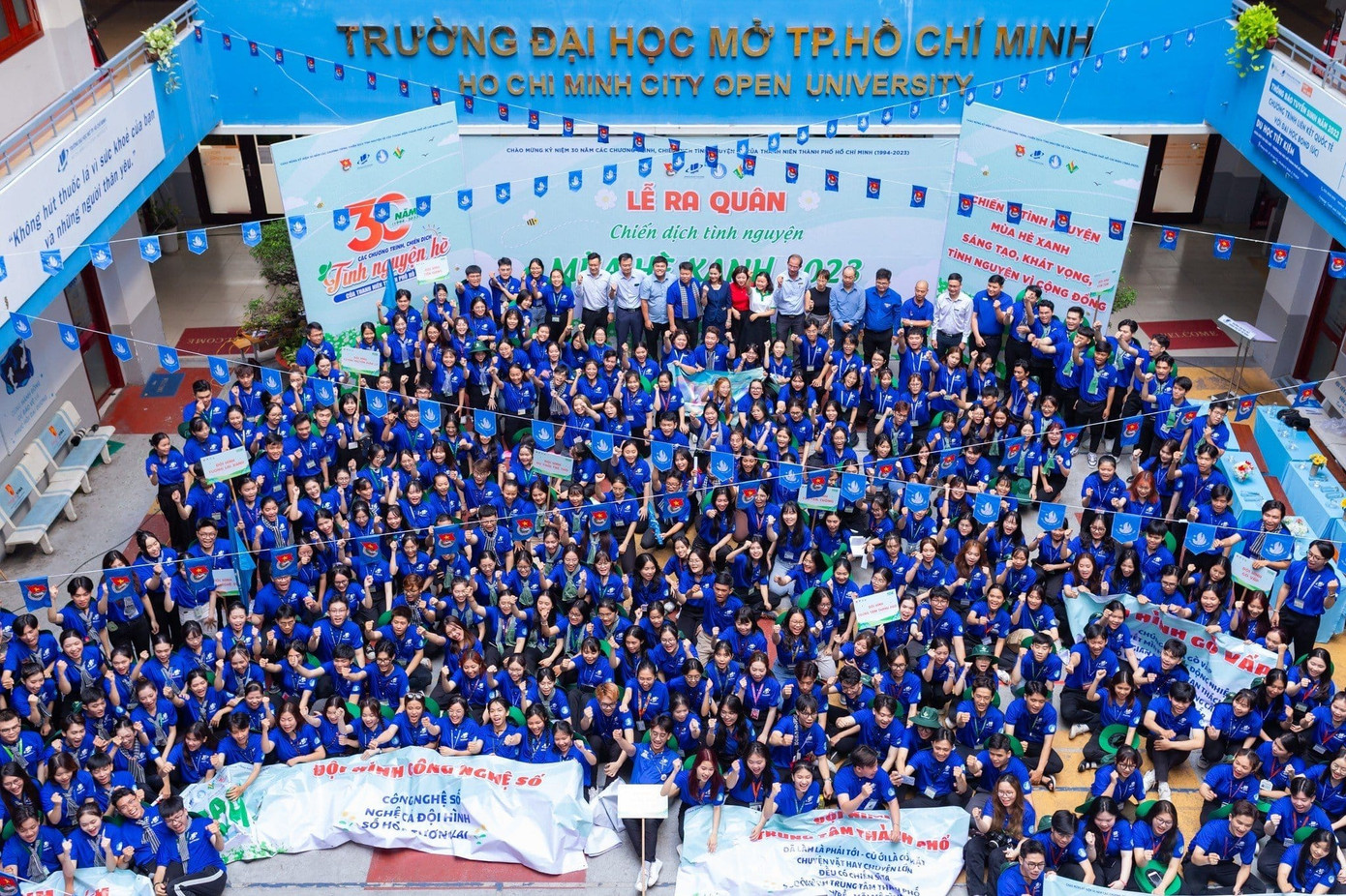 Lễ ra quân Chiến dịch tình nguyện "Mùa Hè Xanh" lần thứ 29, năm 2023 thu hút rất đông sinh viên tham gia. Lễ ra quân Chiến dịch tình nguyện "Mùa Hè Xanh" lần thứ 29, năm 2023 thu hút rất đông sinh viên tham gia.