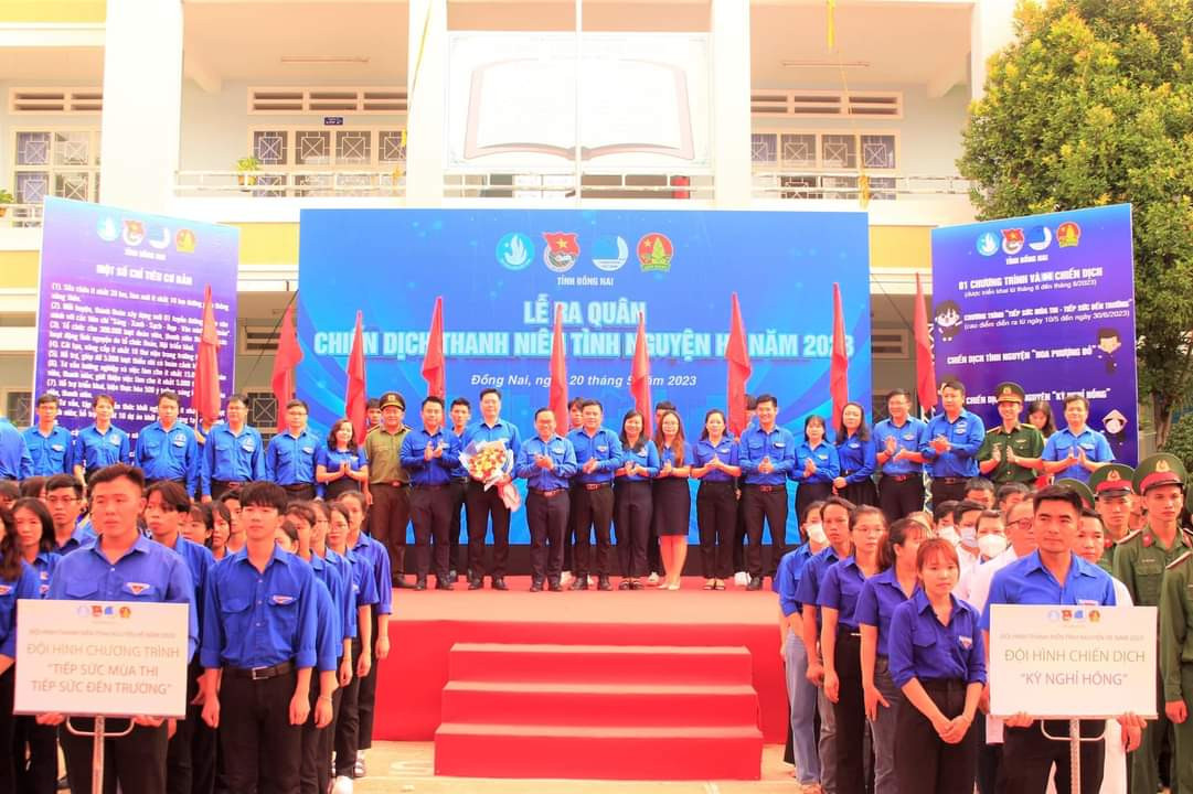 Đông đảo đoàn viên, sinh viên có mặt trong lễ ra quân chiến dịch Thanh niên tình nguyện Hè tỉnh Đồng Nai.