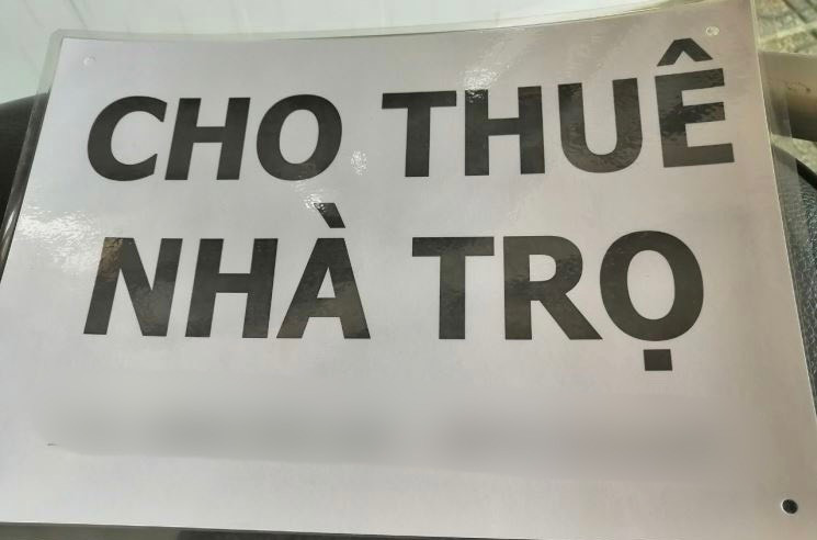 Sinh viên phải vất vả để kiếm được nhà trọ phù hợp với khả năng tài chính của mình. Sinh viên phải vất vả để kiếm được nhà trọ phù hợp với khả năng tài chính của mình.