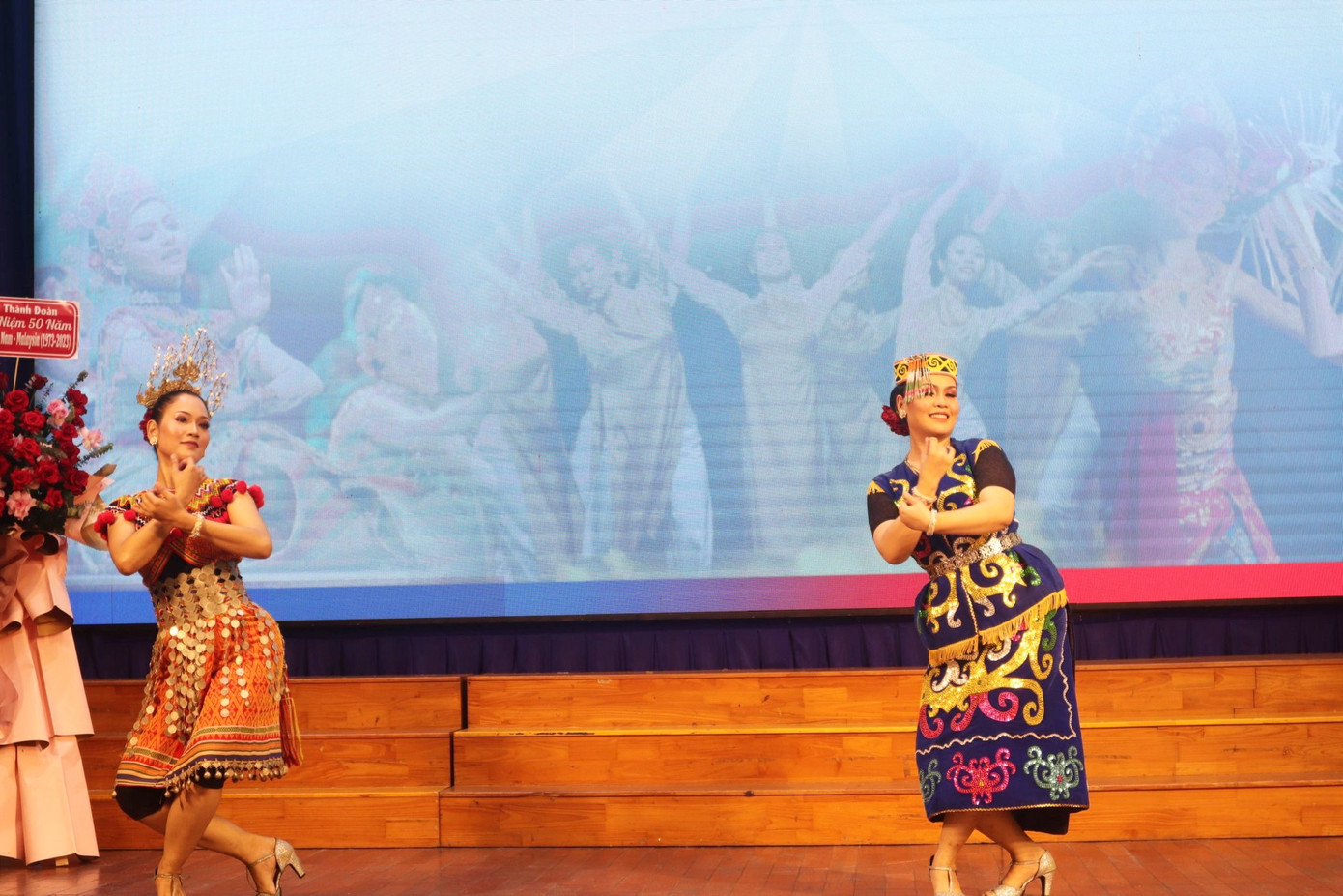 Điệu múa đến từ các vũ công Malaysia cuốn hút người xem.