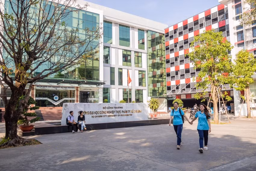 Từ ngày 1/7/2023, trường ĐH Công nghiệp Thực phẩm TP. HCM chính thức có tên mới là trường ĐH Công Thương TP. HCM.