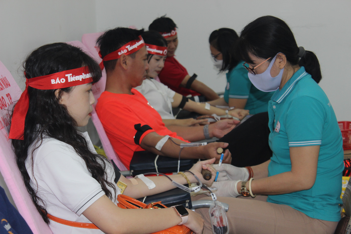 Chương trình thu hút hàng trăm cư dân tại Khu đô thị Vạn Phúc, nhân viên các công ty làm việc tại Khu đô thị này, cùng đông đảo người dân trên địa bàn phường Hiệp Bình Phước (TP. Thủ Đức).