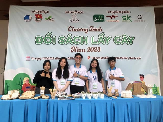 Chương trình “Đổi sách lấy cây” đã tạo nên những con số ấn tượng. (Ảnh: NVCC)