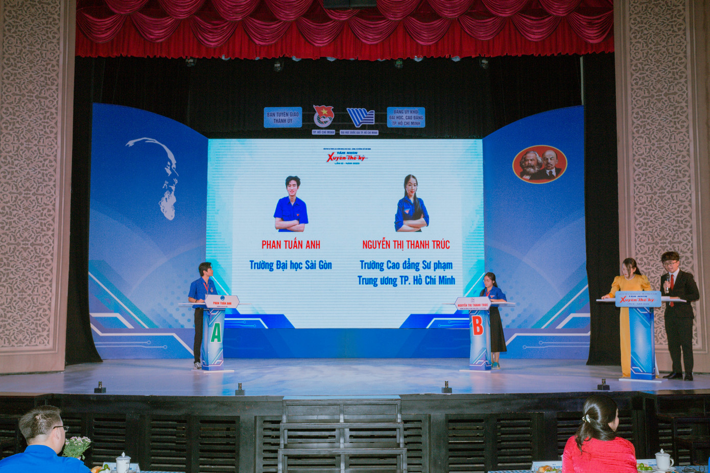 Thí sinh dự thi vòng Chung kết Bảng Cá nhân cuộc thi "Tầm nhìn xuyên thế kỷ".