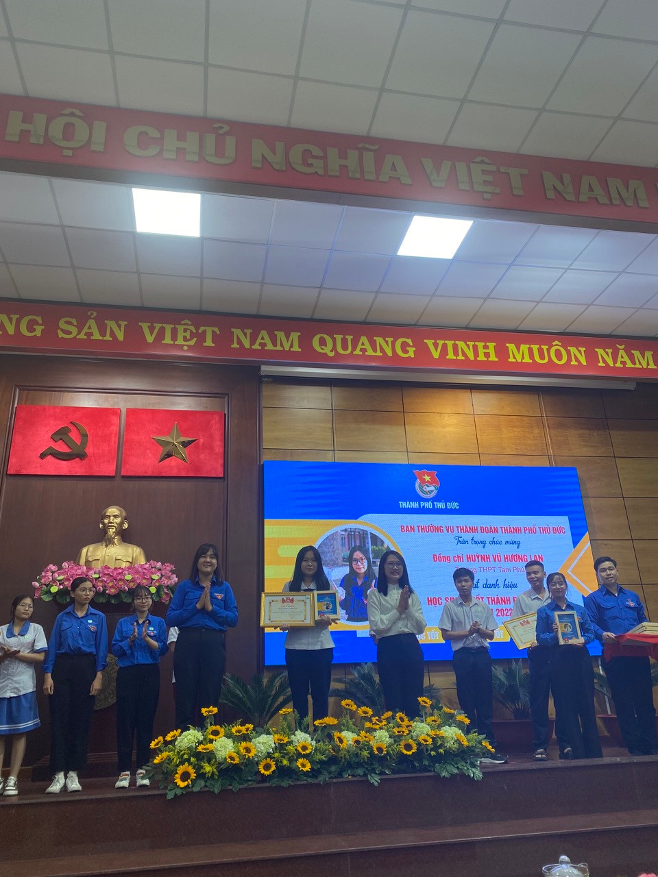 Hương Lan đã đạt danh hiệu 'Học sinh 3 tốt' cấp TP. Thủ Đức, năm 2023. Hương Lan đã đạt danh hiệu 'Học sinh 3 tốt' cấp TP. Thủ Đức, năm 2023.