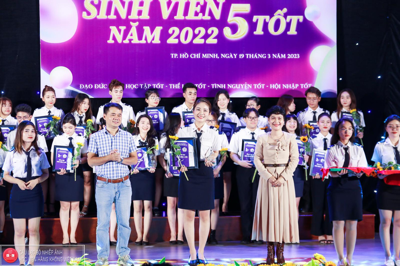 Những &apos;Sinh viên 5 tốt&apos; được vinh danh trong buổi lễ. (Ảnh: Hội SV)