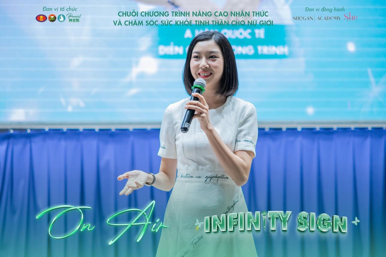 Á hậu Thúy Vân chia sẻ tại talkshow. Á hậu Thúy Vân chia sẻ tại talkshow.