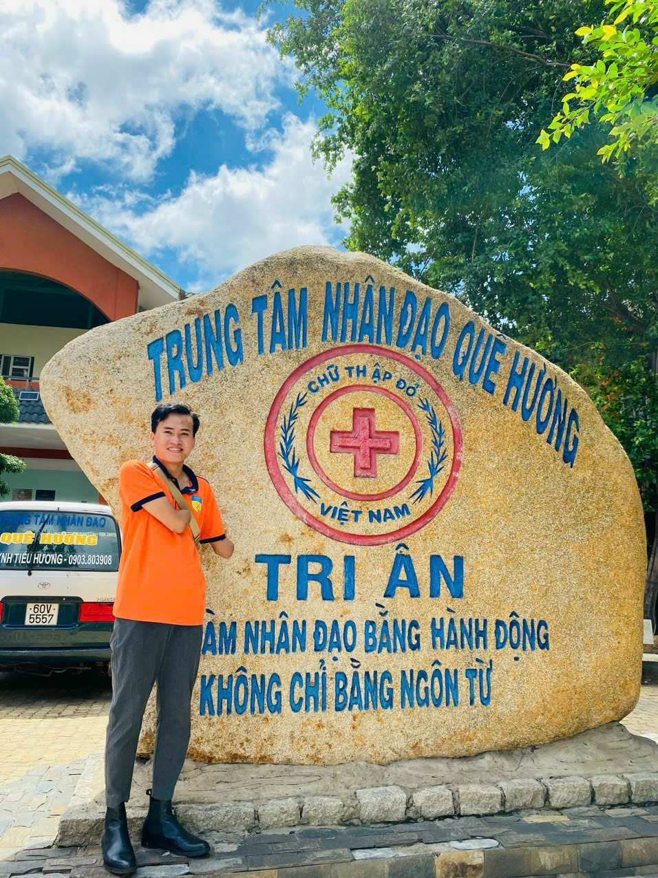 Nguyễn Ngọc Nhứt là sinh viên năm cuối, ngành Marketing, trường ĐH Công nghệ TP. HCM. (Ảnh: NVCC).