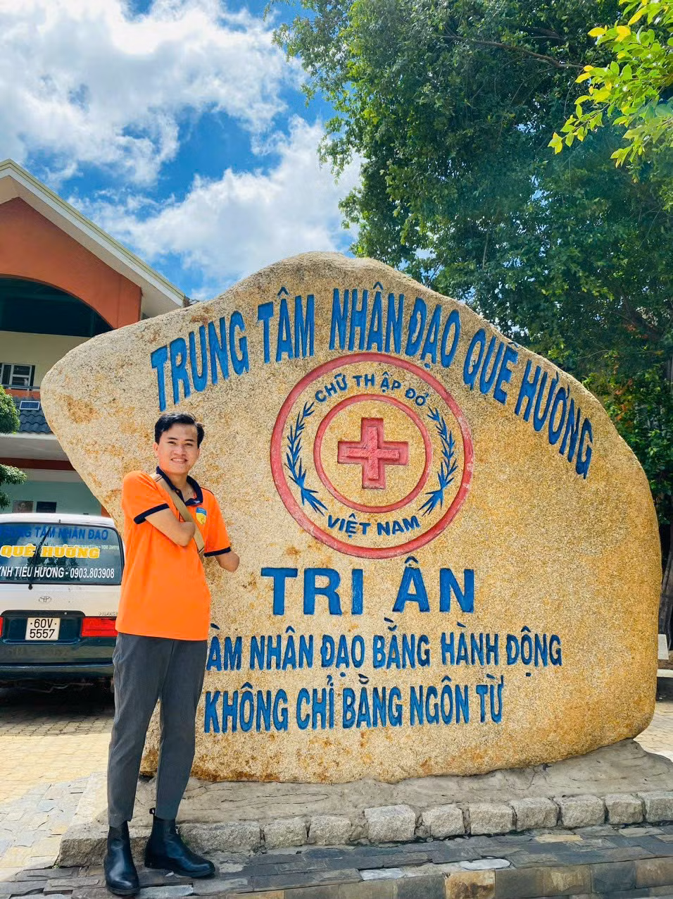 Nguyễn Ngọc Nhứt là sinh viên năm cuối, ngành Marketing, trường ĐH Công nghệ TP. HCM. (Ảnh: NVCC).