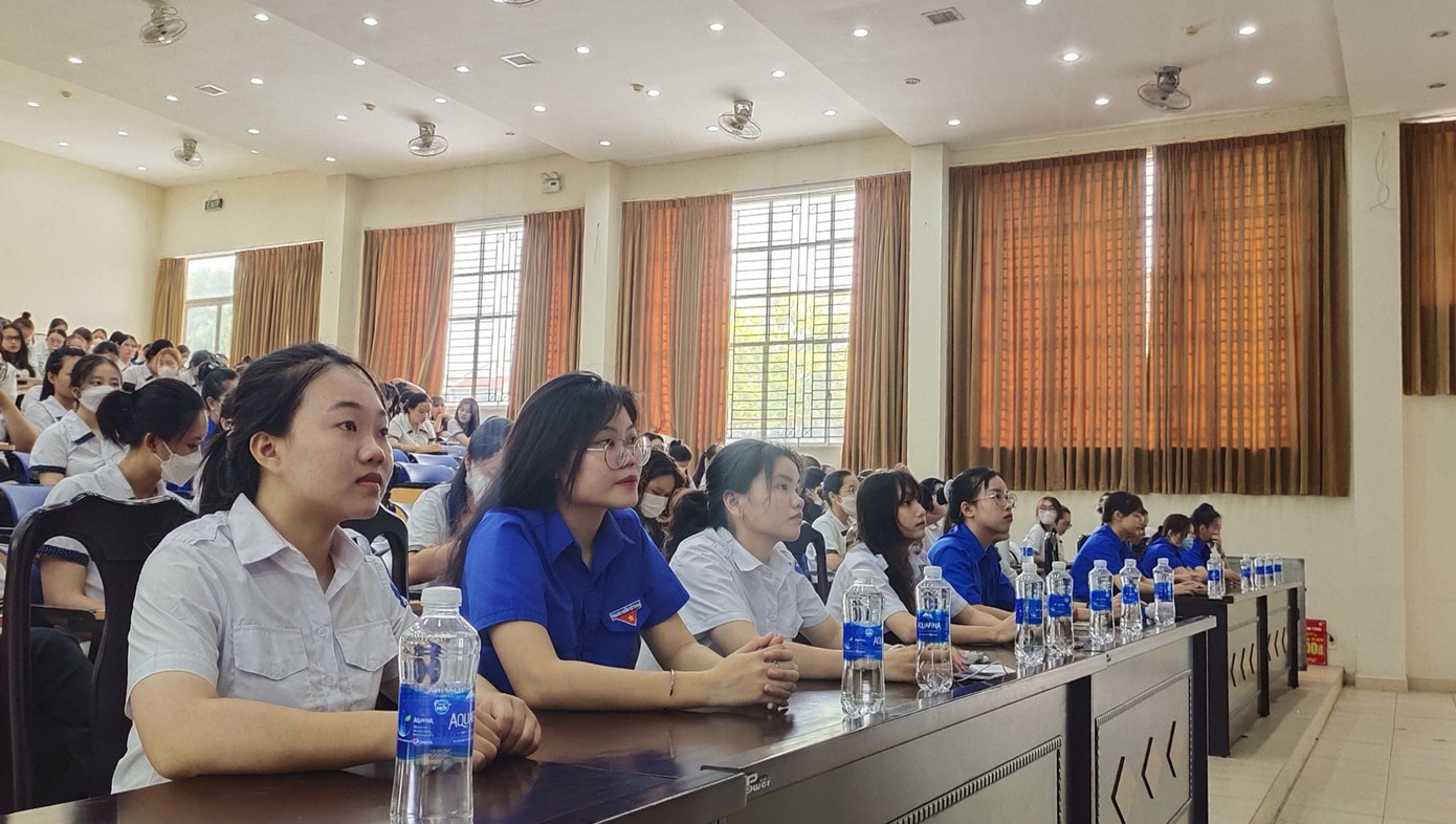 Các đại biểu ở các điểm cầu học tập nghị quyết đại hội Đoàn các cấp. (Ảnh: TLTĐ) Các đại biểu ở các điểm cầu học tập nghị quyết đại hội Đoàn các cấp. (Ảnh: TLTĐ)