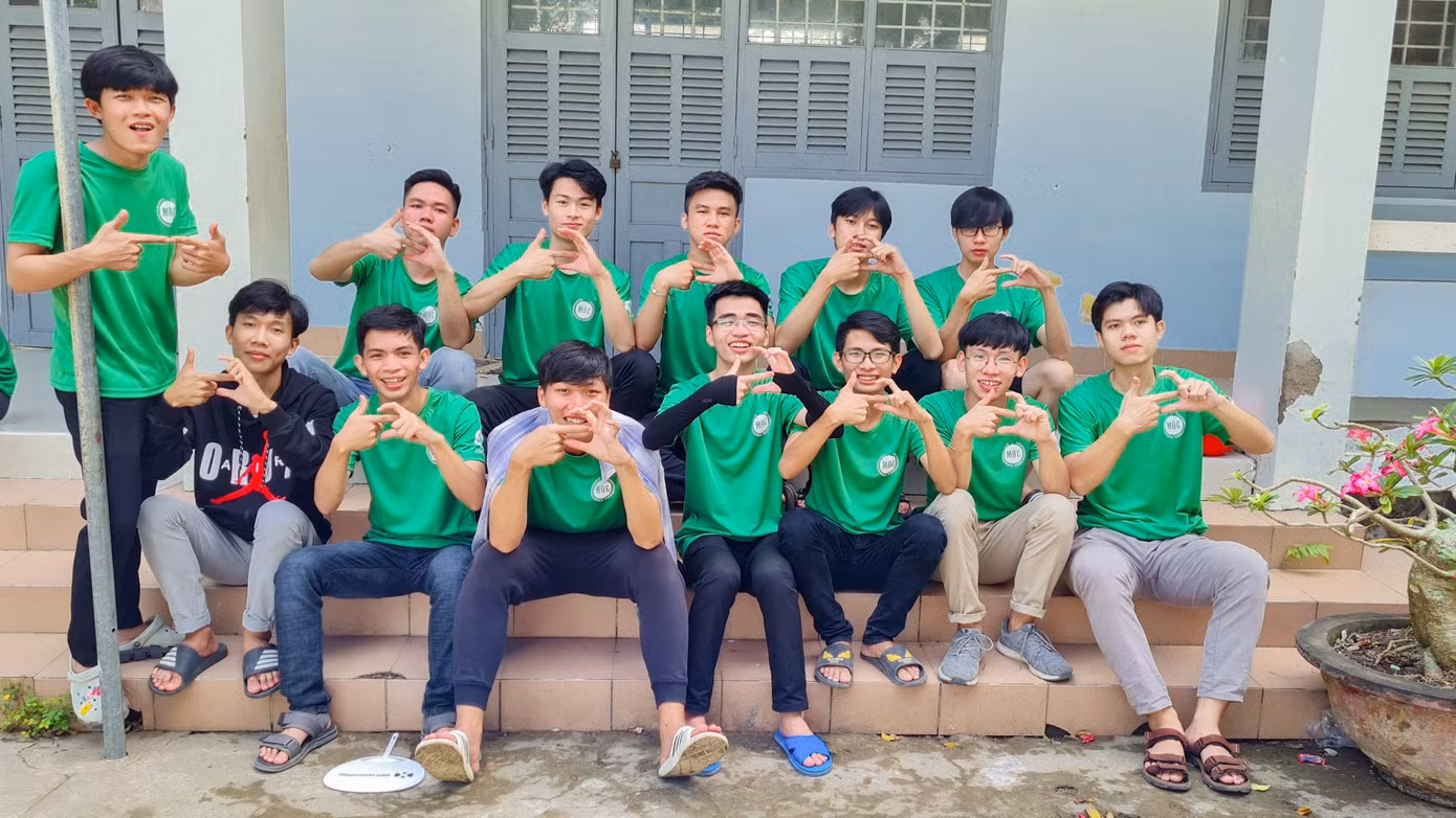 Môi trường tại trường ĐH Công nghệ thông tin (ĐHQG TP. HCM) cho anh những trải nghiệm quý giá và đáng nhớ. Môi trường tại trường ĐH Công nghệ thông tin (ĐHQG TP. HCM) cho anh những trải nghiệm quý giá và đáng nhớ.