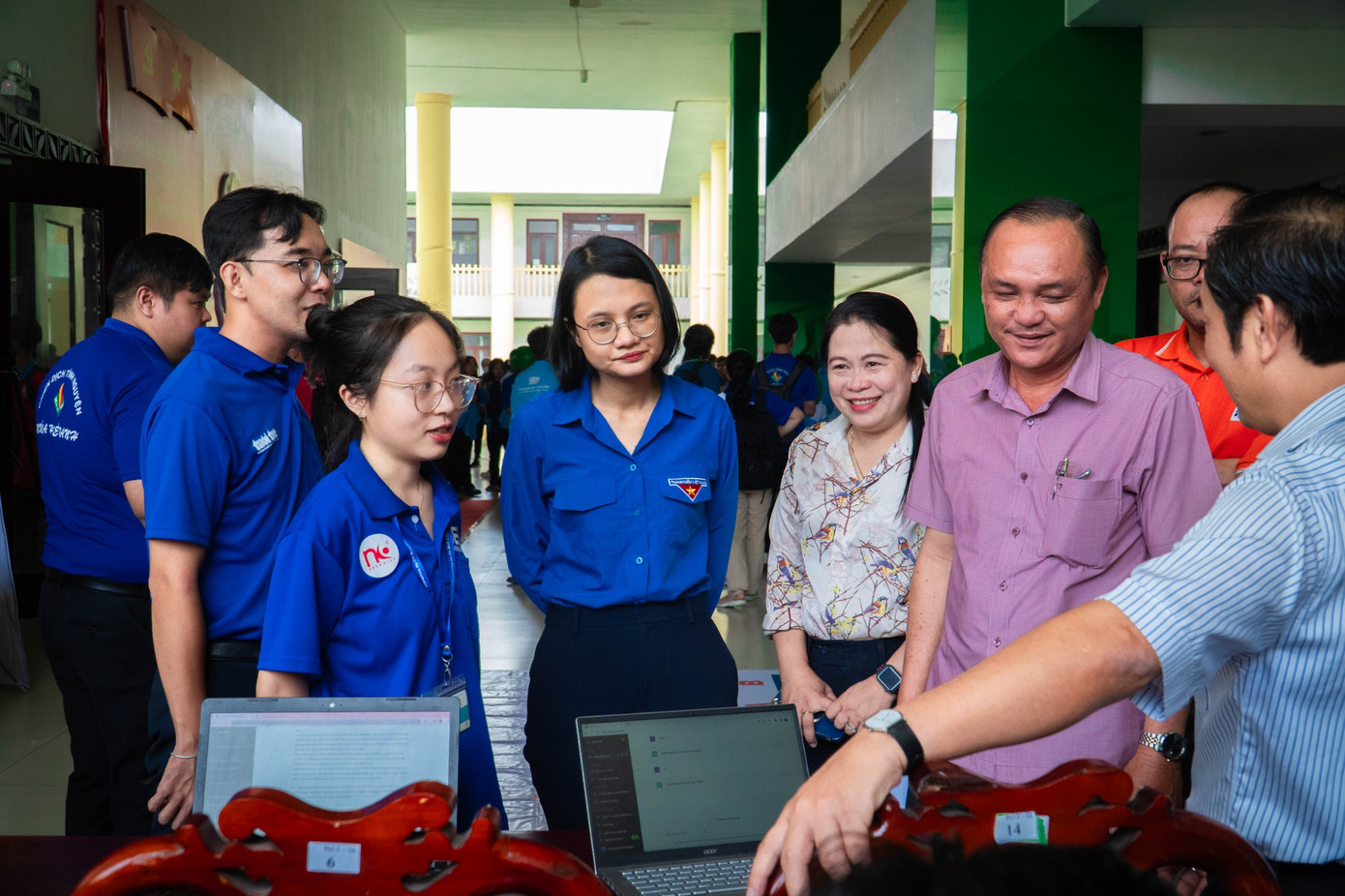 Các hoạt động triển lãm tại Ngày hoạt động cao điểm “Chiến sĩ tình nguyện tham gia chuyển đổi số”.