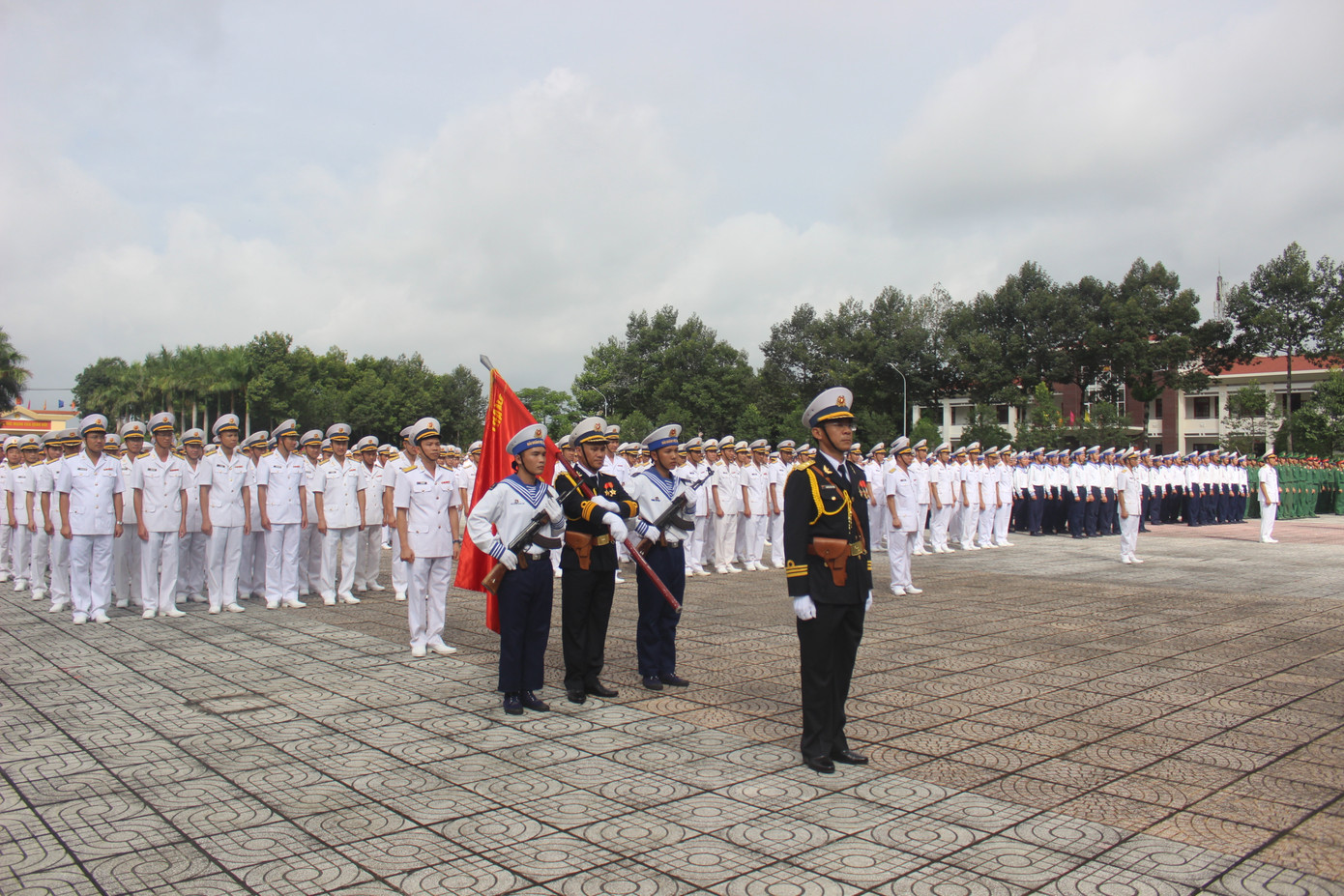 Màn duyệt đội ngũ mang đậm dấu ấn của trường CĐ Kỹ thuật Hải quân. Màn duyệt đội ngũ mang đậm dấu ấn của trường CĐ Kỹ thuật Hải quân.