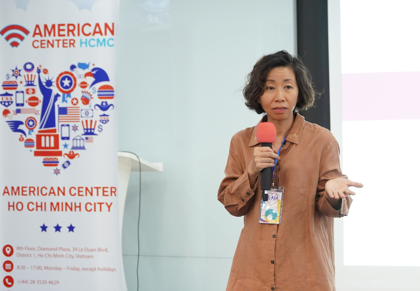 Cô Bích Hà và những chia sẻ tích cực về giá trị sống của phụ nữ.