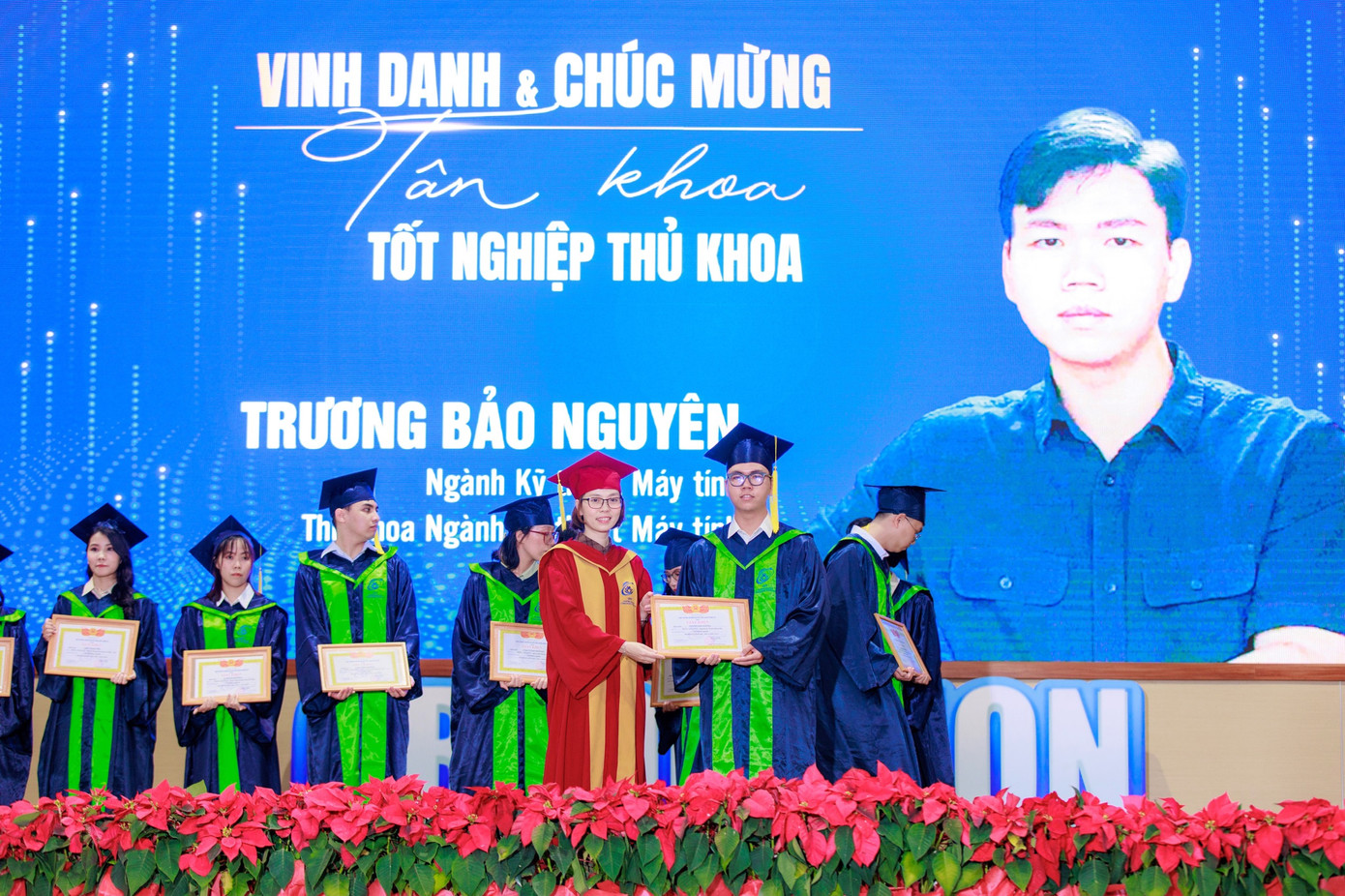 Thủ khoa Kỹ thuật Máy tính tiếp tục với những hoài bão trong tương lai.