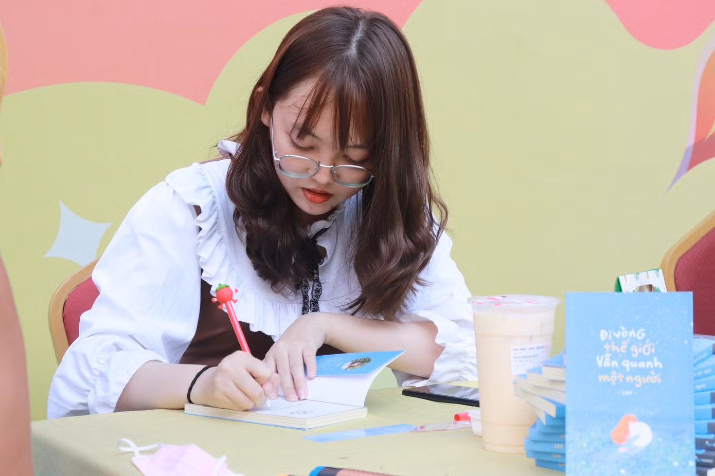 Lam dần bước ra khỏi vùng an toàn và thực hiện nhiều ấp ủ mới.