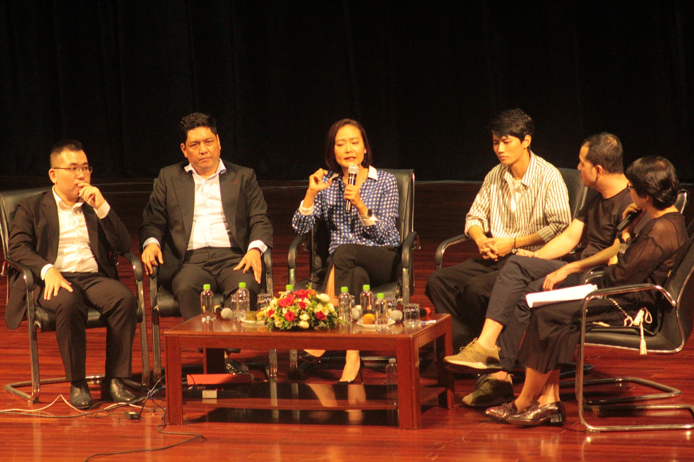 Các nghệ sĩ chia sẻ tại buổi Talkshow. (Ảnh: CLB Sân khấu và Điện ảnh) Các nghệ sĩ chia sẻ tại buổi Talkshow. (Ảnh: CLB Sân khấu và Điện ảnh)