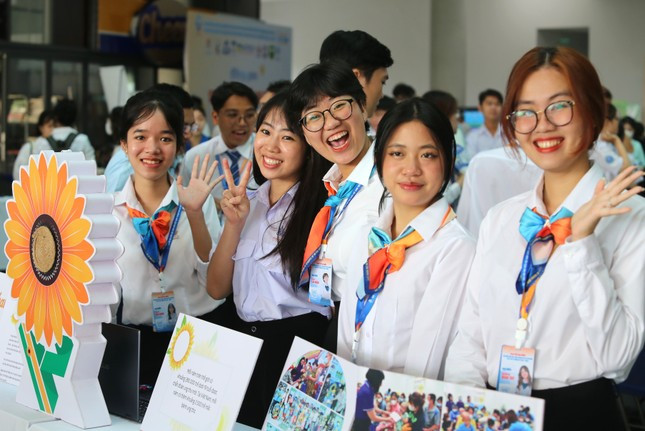 Trong khuôn khổ Đại hội Đại biểu Hội Sinh viên TP. HCM lần thứ VII, nhiệm kỳ 2023 – 2028, Ban Thư ký Hội Sinh viên TP. HCM tổ chức Ngày hội Sinh viên TP. HCM năm 2023 và khai mạc không gian triển lãm, với chủ đề “Dệt nên những ước mơ cho đời”. (Ảnh: Ngô Tùng) Trong khuôn khổ Đại hội Đại biểu Hội Sinh viên TP. HCM lần thứ VII, nhiệm kỳ 2023 – 2028, Ban Thư ký Hội Sinh viên TP. HCM tổ chức Ngày hội Sinh viên TP. HCM năm 2023 và khai mạc không gian triển lãm, với chủ đề “Dệt nên những ước mơ cho đời”. (Ảnh: Ngô Tùng)