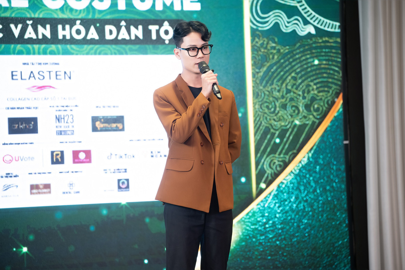 Xuân Vĩ vẫn đang nỗ lực cố gắng trên con đường đam mê thiết kế của mình.