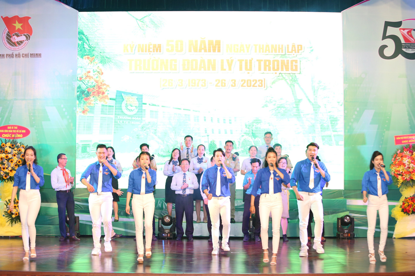 Một tiết mục văn nghệ trong Lễ kỷ niệm. (Ảnh: Ngô Tùng)