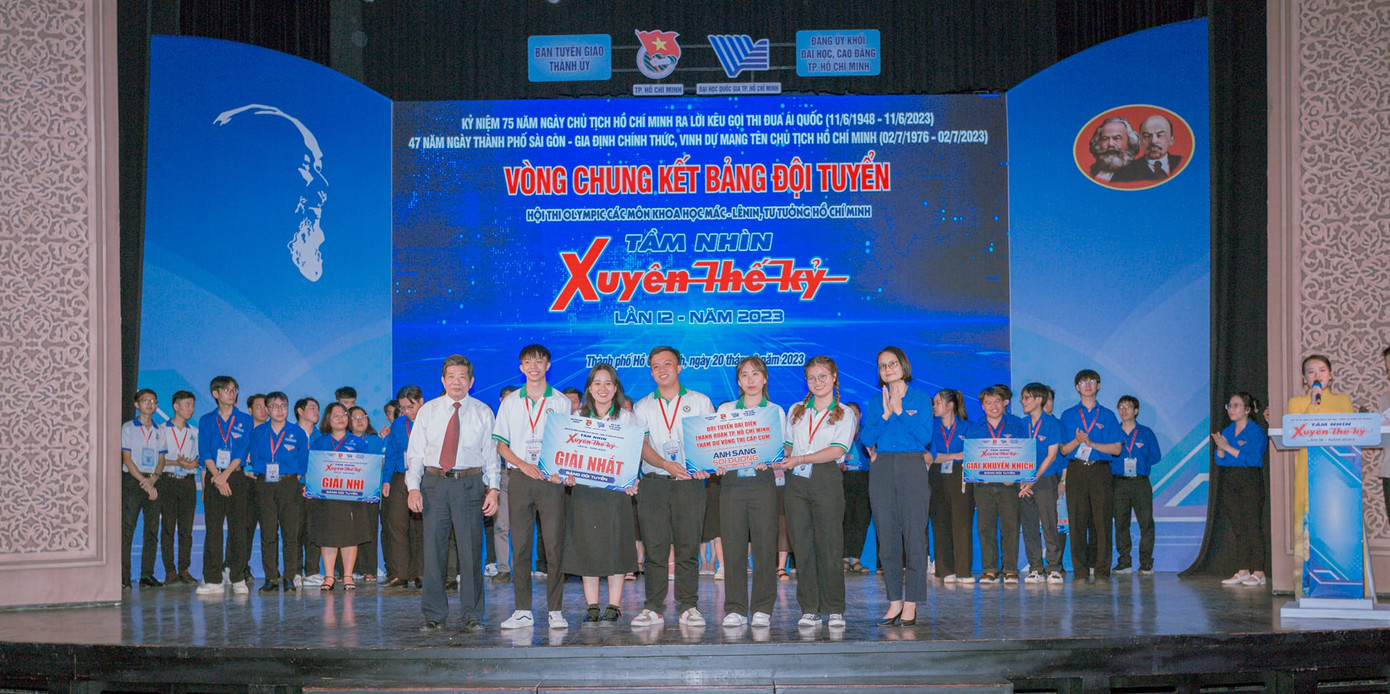 Giải Nhất Hội thi thuộc về CLB Lý luận trẻ, trường ĐH Sư phạm Kỹ thuật TP. HCM. Giải Nhất Hội thi thuộc về CLB Lý luận trẻ, trường ĐH Sư phạm Kỹ thuật TP. HCM.