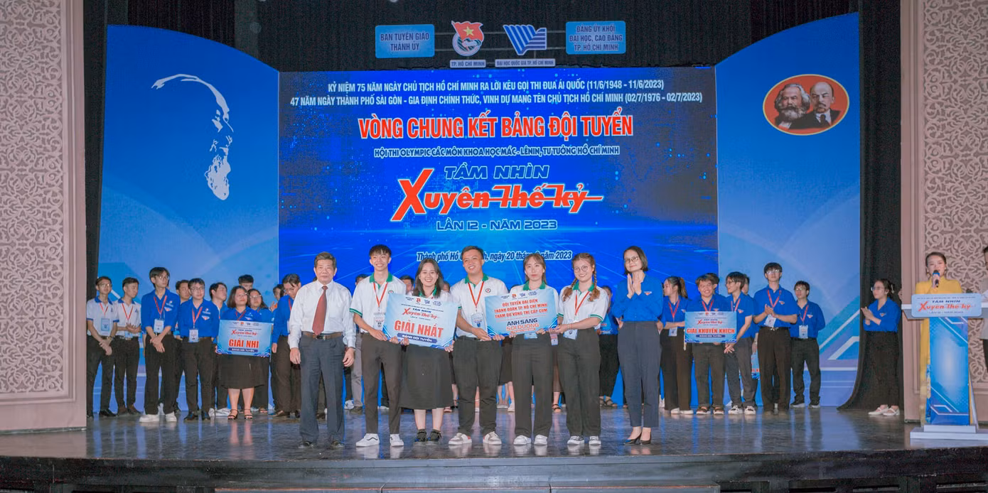 Giải Nhất Hội thi thuộc về CLB Lý luận trẻ, trường ĐH Sư phạm Kỹ thuật TP. HCM.