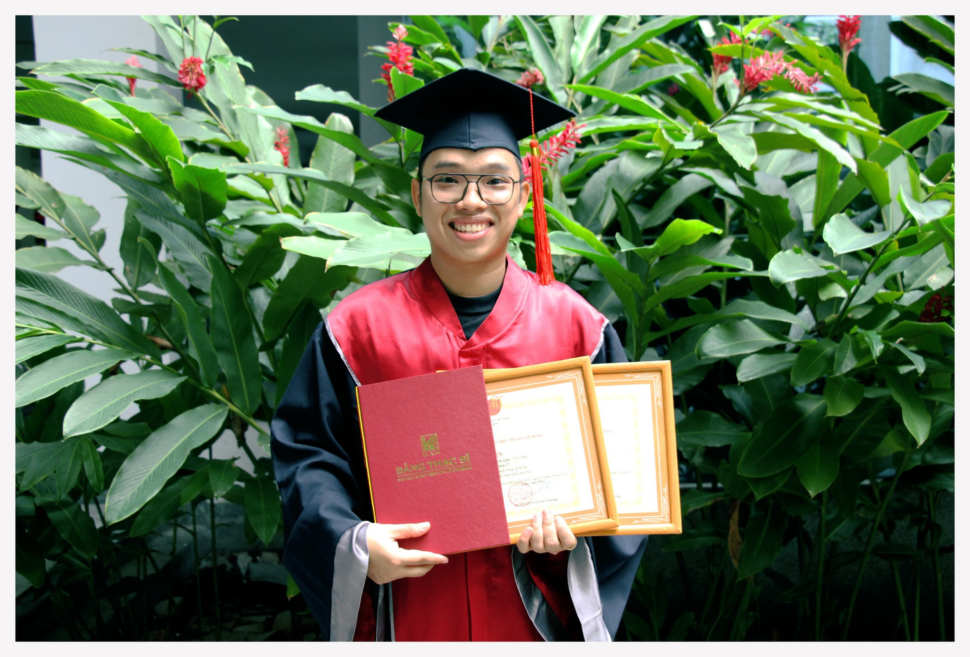 Chân dung Nguyễn Thành Hưng, chủ kênh TikTok Bi Mê Đi, đồng thời là tân Thạc sĩ ngành Quy hoạch vùng và đô thị, trường ĐH Kiến trúc TP. HCM. (Ảnh: NVCC) Chân dung Nguyễn Thành Hưng, chủ kênh TikTok Bi Mê Đi, đồng thời là tân Thạc sĩ ngành Quy hoạch vùng và đô thị, trường ĐH Kiến trúc TP. HCM. (Ảnh: NVCC)