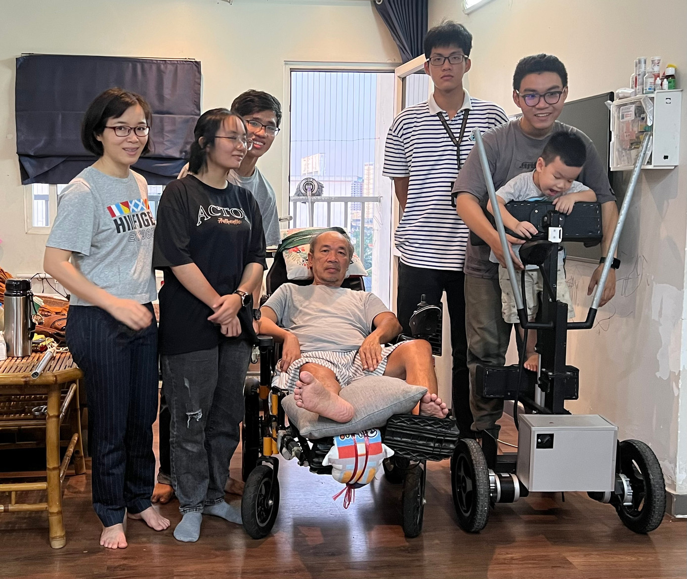 Dự án của nhóm lấy ý tưởng từ tình trạng sức khỏe thực tế từ ba của giảng viên. (Ảnh: NVCC).