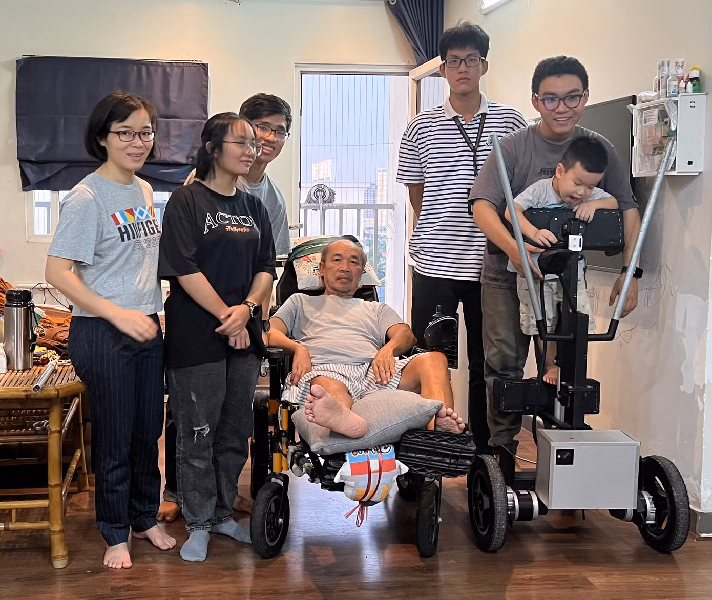 Dự án của nhóm lấy ý tưởng từ tình trạng sức khỏe thực tế từ ba của giảng viên. (Ảnh: NVCC).