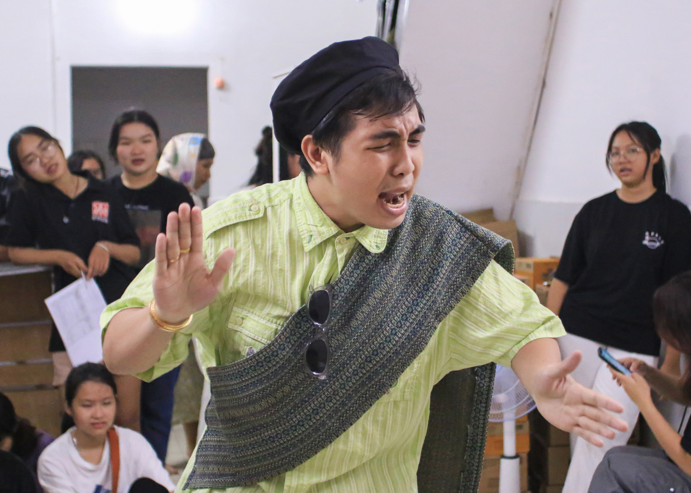 Để có những vở kịch chất lượng, các thành viên tham gia phải nỗ lực tập luyện ngày đêm.