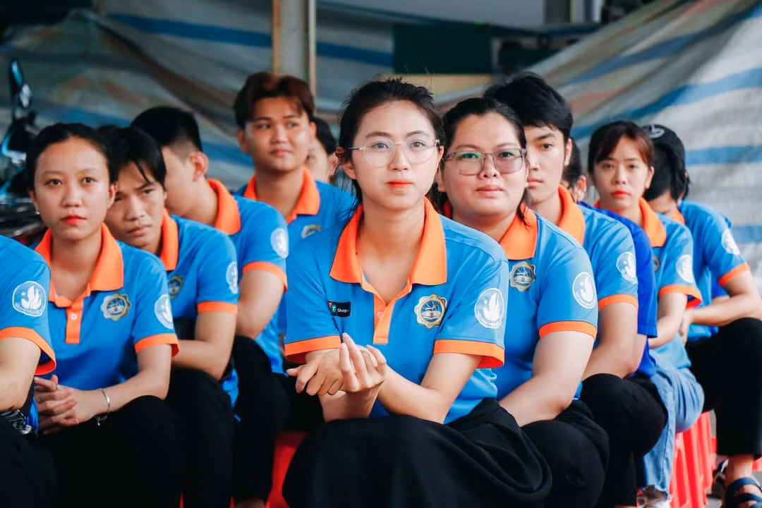 Sinh viên tình nguyện "Mùa Hè Xanh" trường ĐH Bình Dương. (Ảnh: Trường ĐH Bình Dương)
