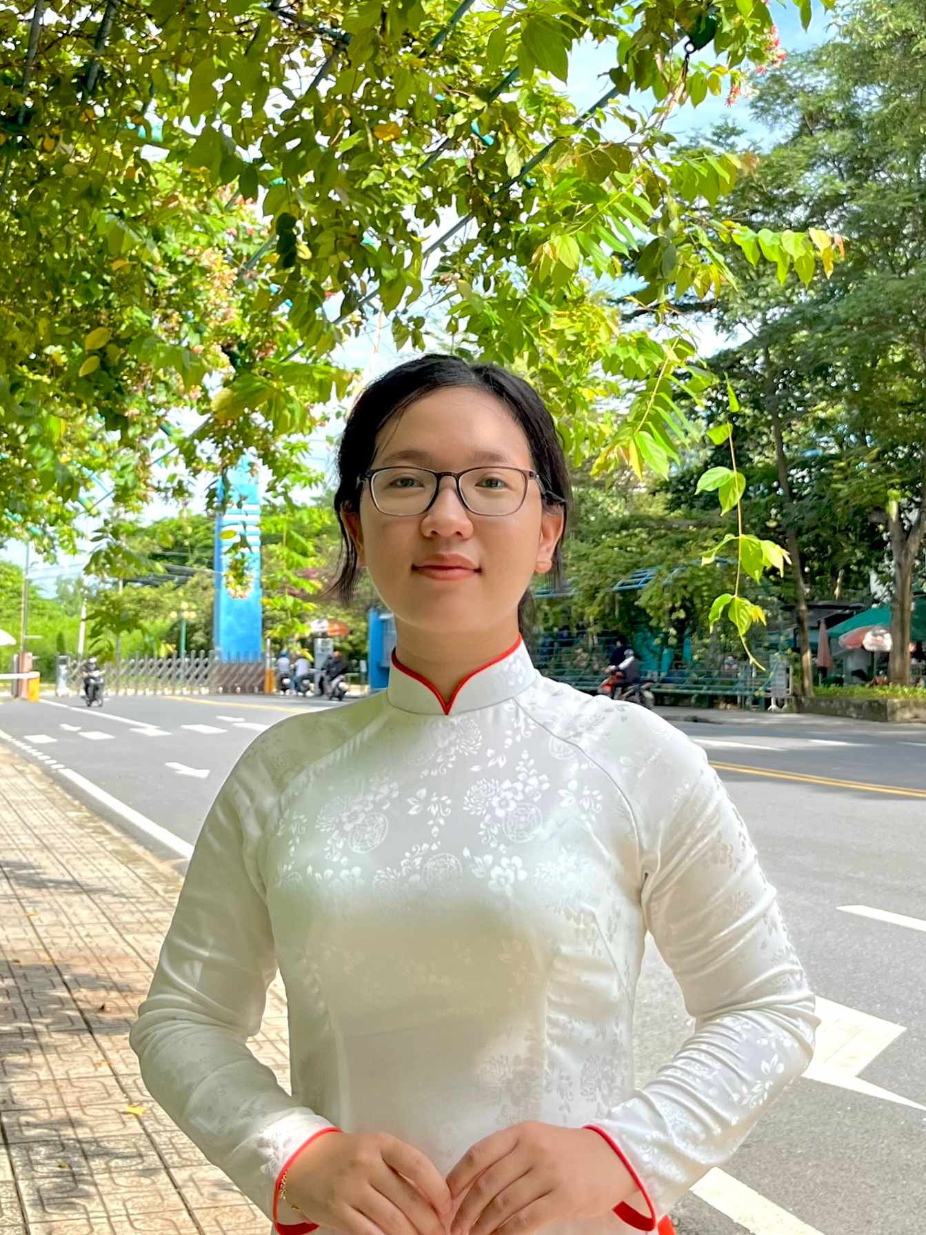 Mong muốn trở thành bác sĩ để khám bệnh cho ngoại và cộng đồng. (Ảnh: NVCC) Mong muốn trở thành bác sĩ để khám bệnh cho ngoại và cộng đồng. (Ảnh: NVCC)