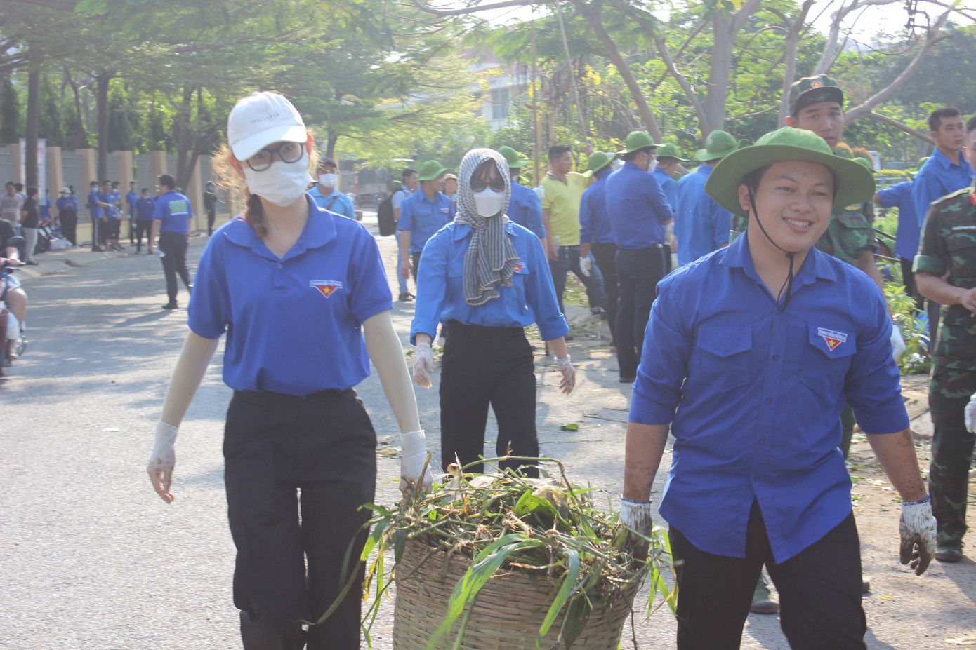 Hưởng ứng Ngày Chủ nhật xanh lần thứ 148, tại các cơ sở Đoàn trên địa bàn TPHCM diễn ra nhiều hoạt động ý nghĩa như: Tuyên truyền, lan tỏa lối sống xanh, xây dựng thói quen tốt về bảo vệ môi trường trong đoàn viên, thanh niên, thành lập và nâng chất lượng các đội hình thanh niên tình nguyện ứng dụng công nghệ sinh học trong bảo vệ môi trường, xử lý các điểm đen ô nhiễm môi trường, phát động phong trào mỗi một cán bộ đoàn, đoàn viên, thanh thiếu nhi trồng mới và chăm sóc ít nhất 1 cây xanh... Đồng thời, các cơ sở Đoàn còn triển khai các hoạt động xây dựng văn minh đô thị, chương trình “Môi trường xanh - Nếp sống xanh”, phong trào “Chống rác thải nhựa”.