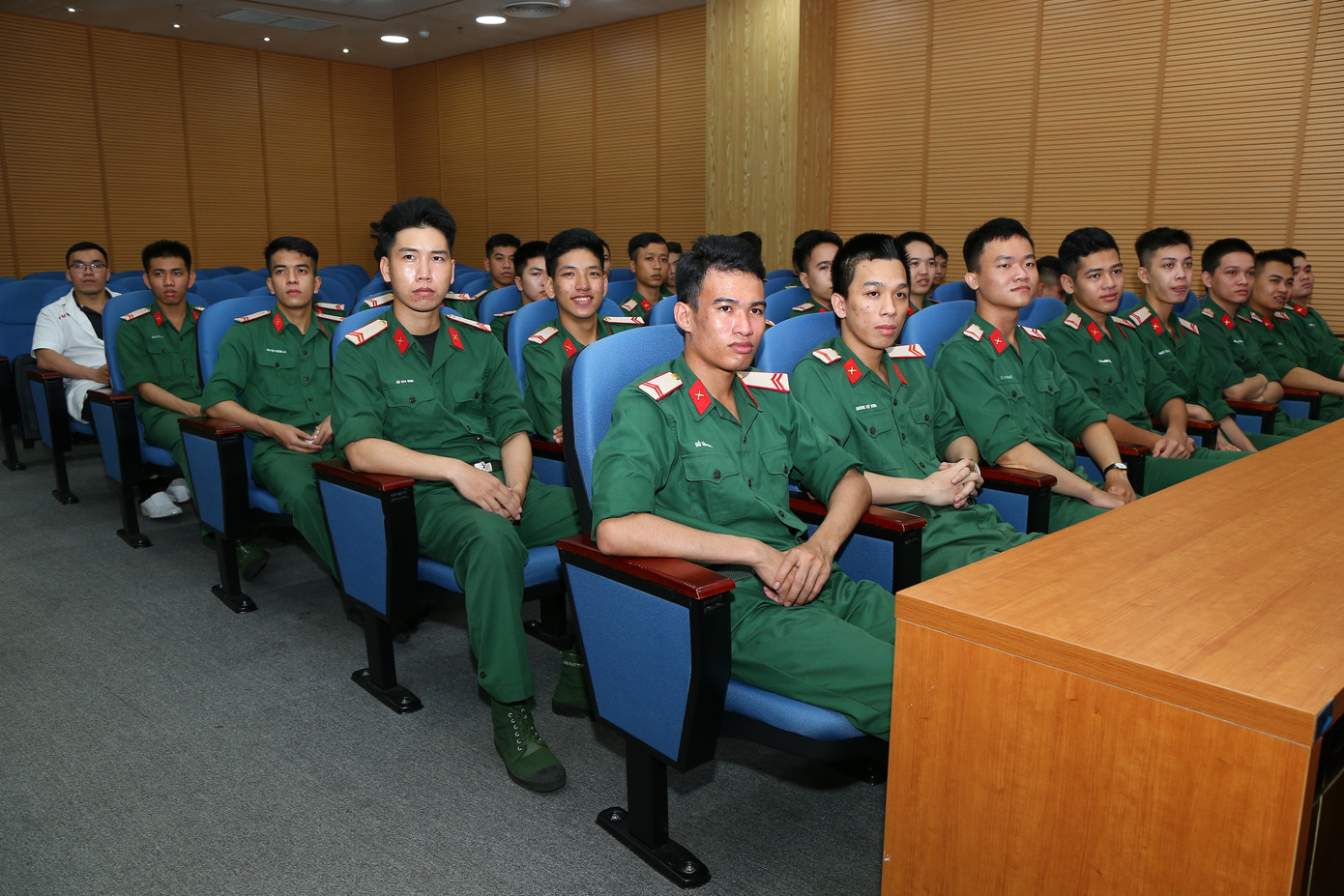 Đoàn viên, thanh niên tham dự Hội nghị tập huấn. Đoàn viên, thanh niên tham dự Hội nghị tập huấn.