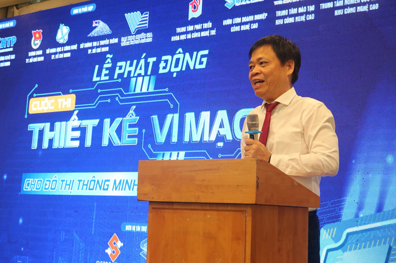 TS Lê Quốc Cường phát biểu khai mạc chương trình. (Ảnh: Lan Huỳnh) TS Lê Quốc Cường phát biểu khai mạc chương trình. (Ảnh: Lan Huỳnh)