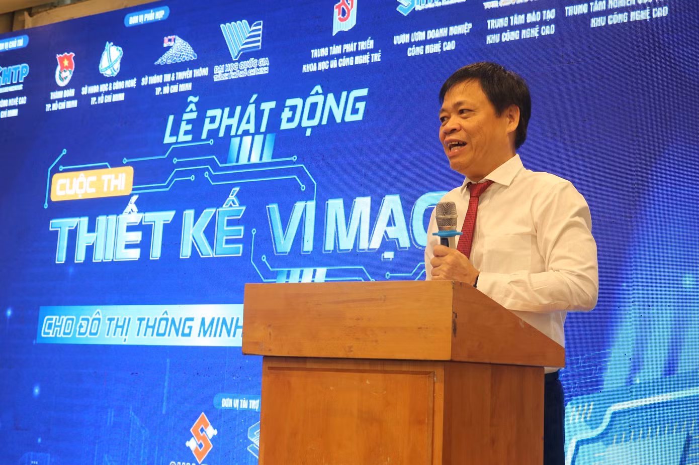 TS Lê Quốc Cường phát biểu khai mạc chương trình. (Ảnh: Lan Huỳnh)